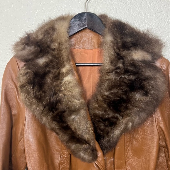 Vintage 70’s Cognac Leather Trench Coat Short Fur Collar Size 14 - Picture 4 of 15